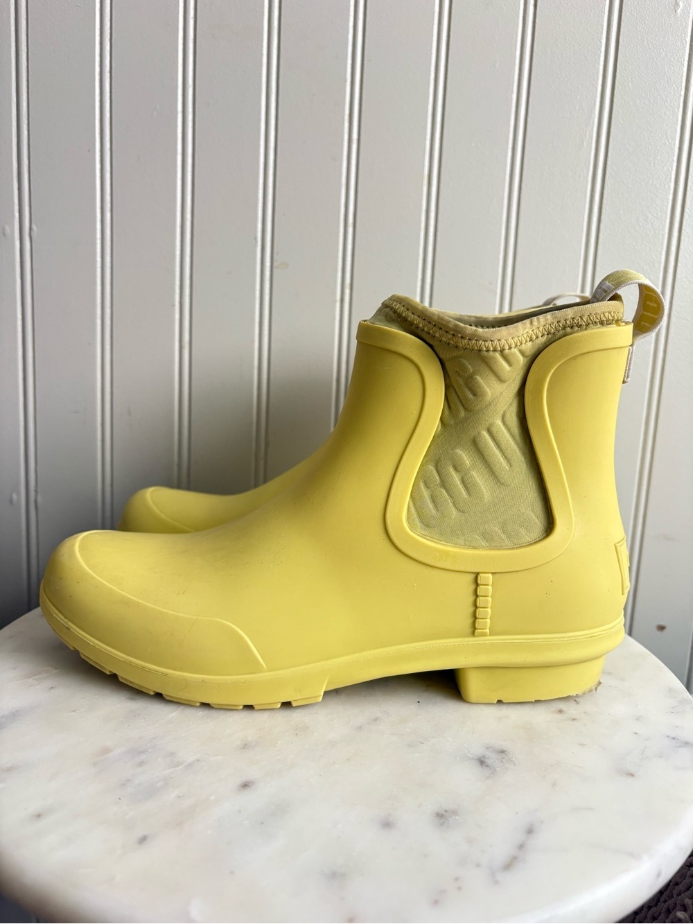 UGG Chelsea Ankle Rain Boots Women’s 6 Yellow Rubber Outdoors Autumn Winter Boho - Picture 5 of 10